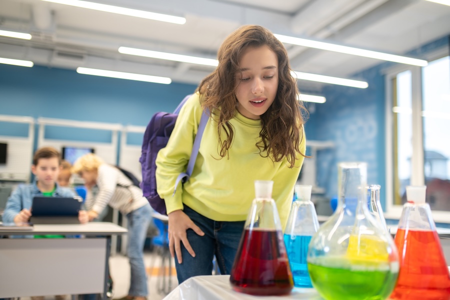 Scuola secondaria di primo grado: l'esplorazione della scienza
