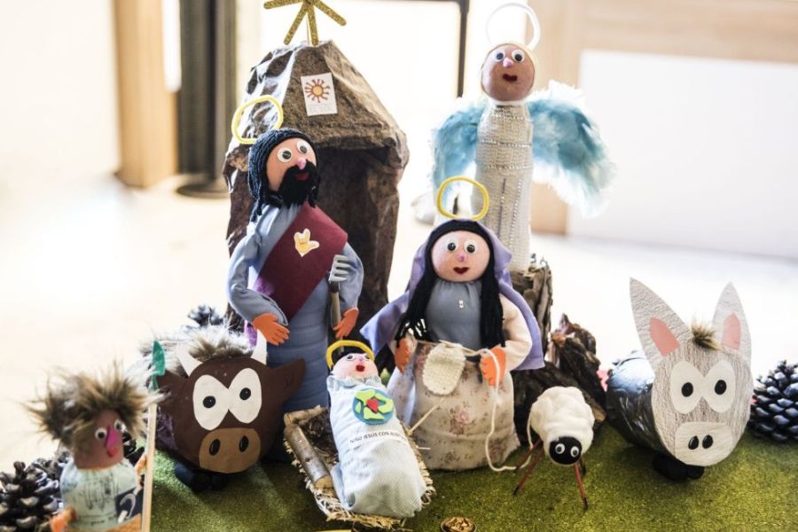 The nativity scene seen with the eyes of a child
